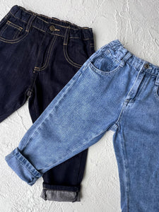 Signature Jeans: Dark Wash