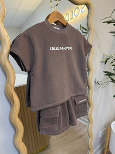 Signature Cargo Short: Brown